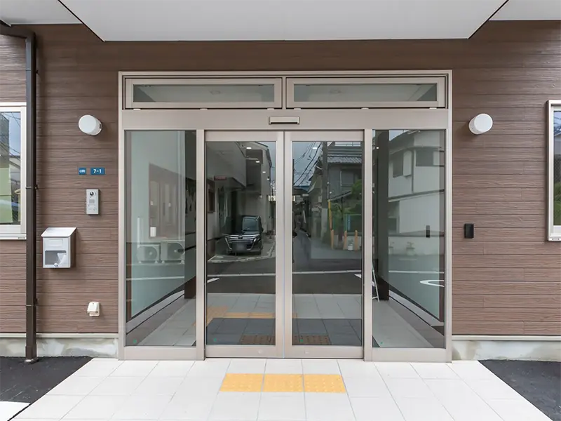 住宅型有料老人ホームMare門真「玄関」
